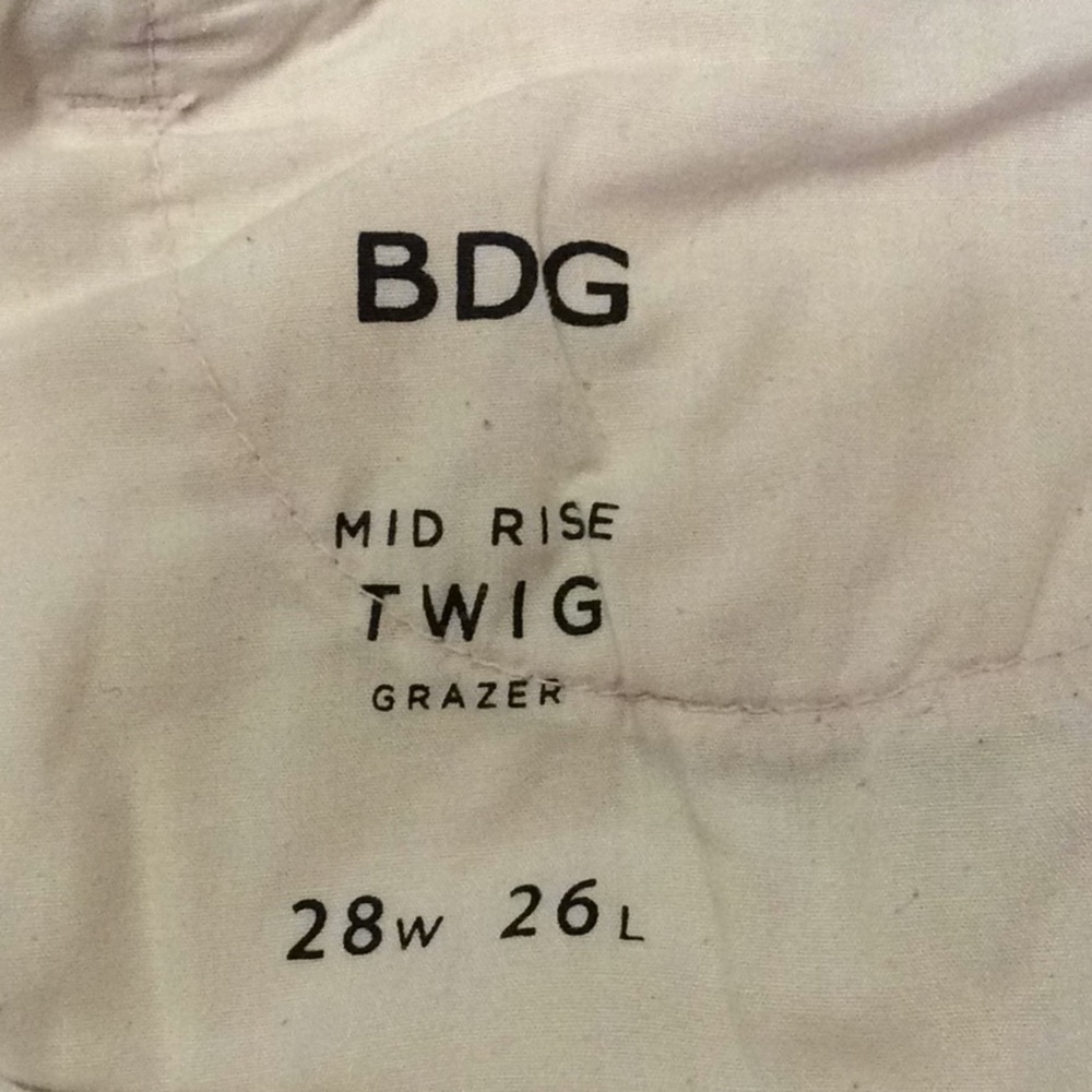 UO BDG mid rise Twig Grazer Jeans light pi… - Picture 4 of 7